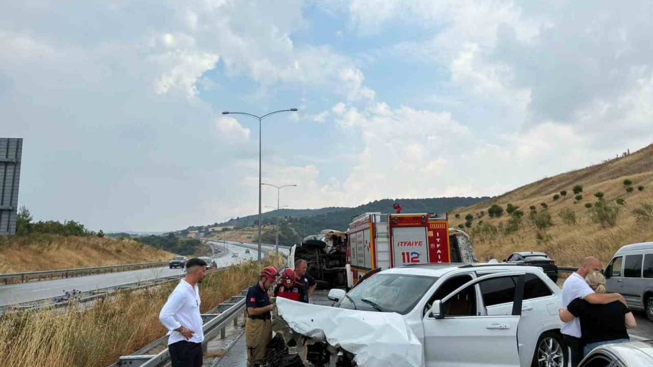 Susurluk’ta otoyolda cip ile kamyon çarpıştı: 1 yaralı