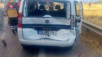 Susurluk’ta tır ile aracın çarpıştığı kazada 1 kişi yaralandı