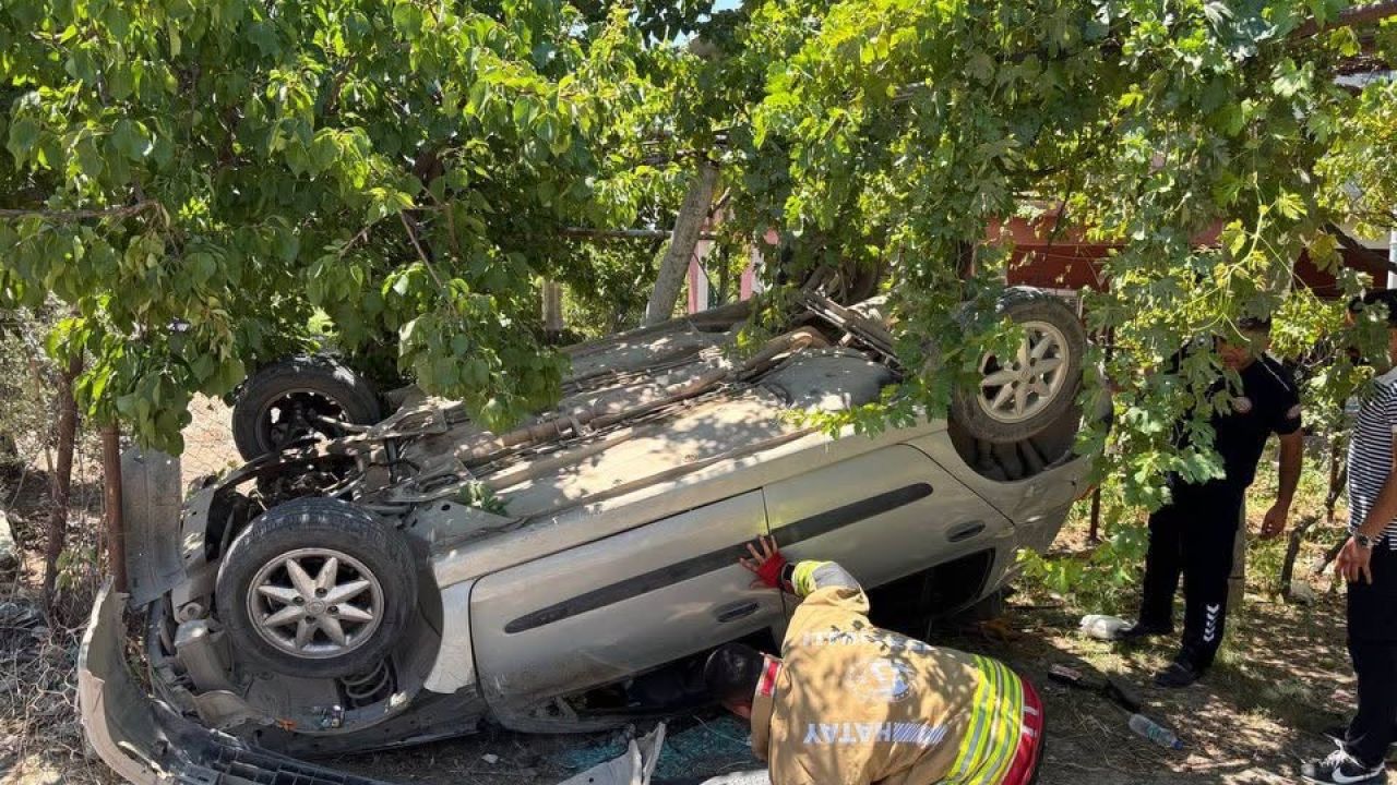 Takla atarak bahçeye uçan otomobilin sürücüsü yaralandı