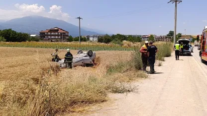 Taklalar atan otomobil buğday tarlasına uçtu: 1 yaralı