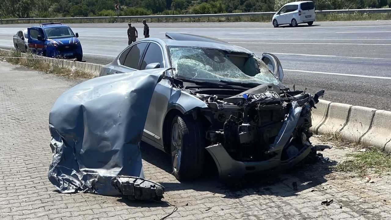 Tatvan’da zincirleme trafik kazasında 5 kişi yaralandı