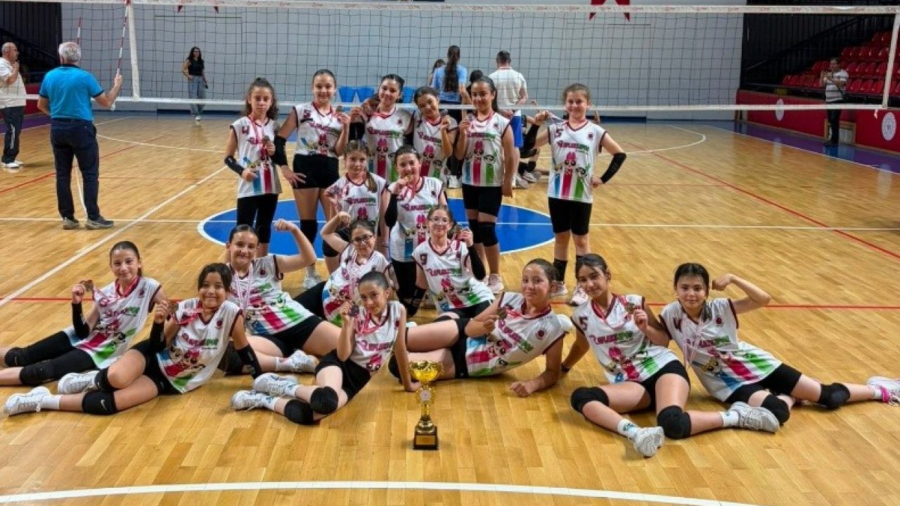 TKİ Tavşanlı Linyitspor’un voleybol başarısı