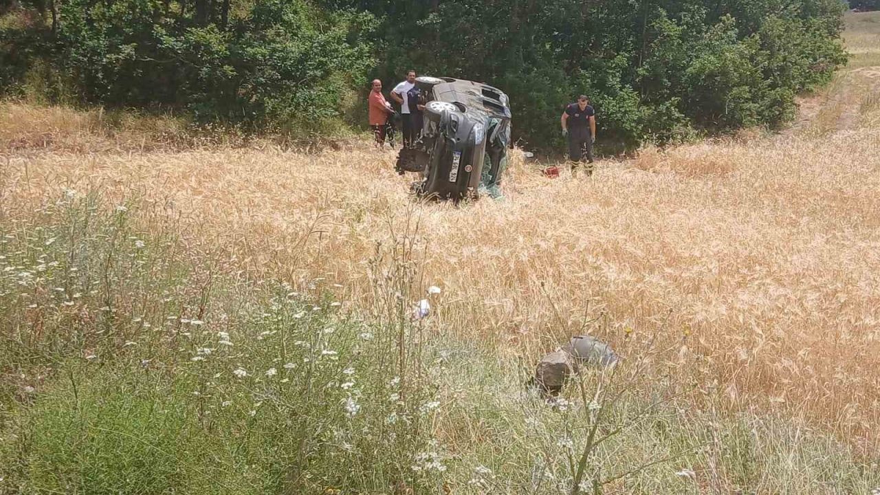 Tokat’ta kontrolden çıkan hafif ticari araç takla attı: 5 yaralı