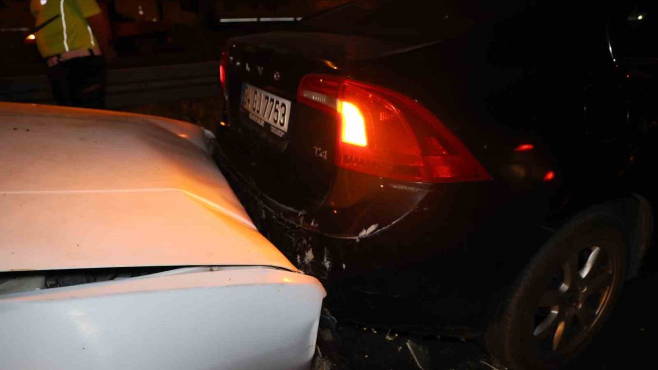 Trafikte selektörlü tartışma kazayla bitti: 2 yaralı