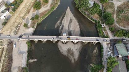 Tunca Nehri alarm veriyor: Sular çekildi, kirlilik gün yüzüne çıktı