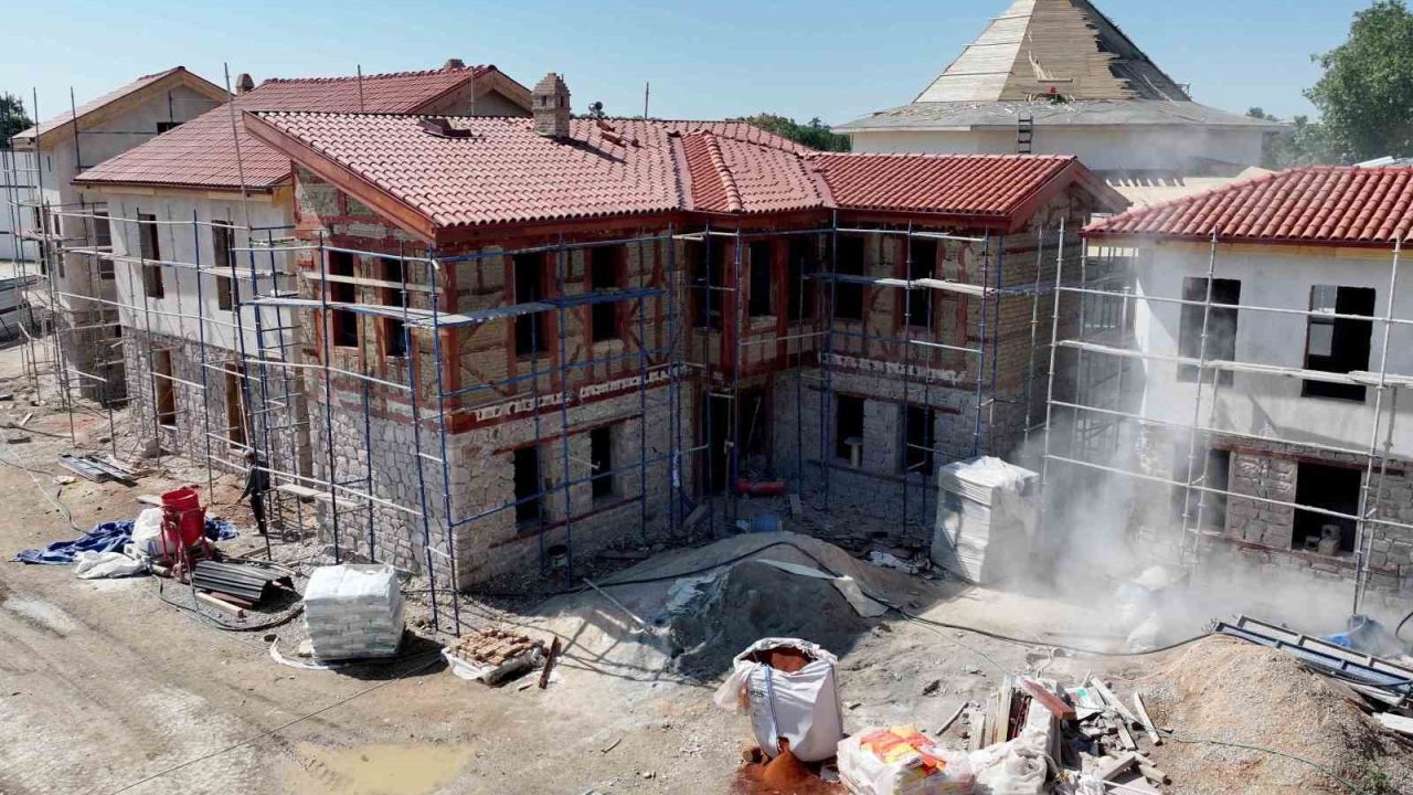 Türbe Arkası’nda dev tarihi dönüşüm devam ediyor