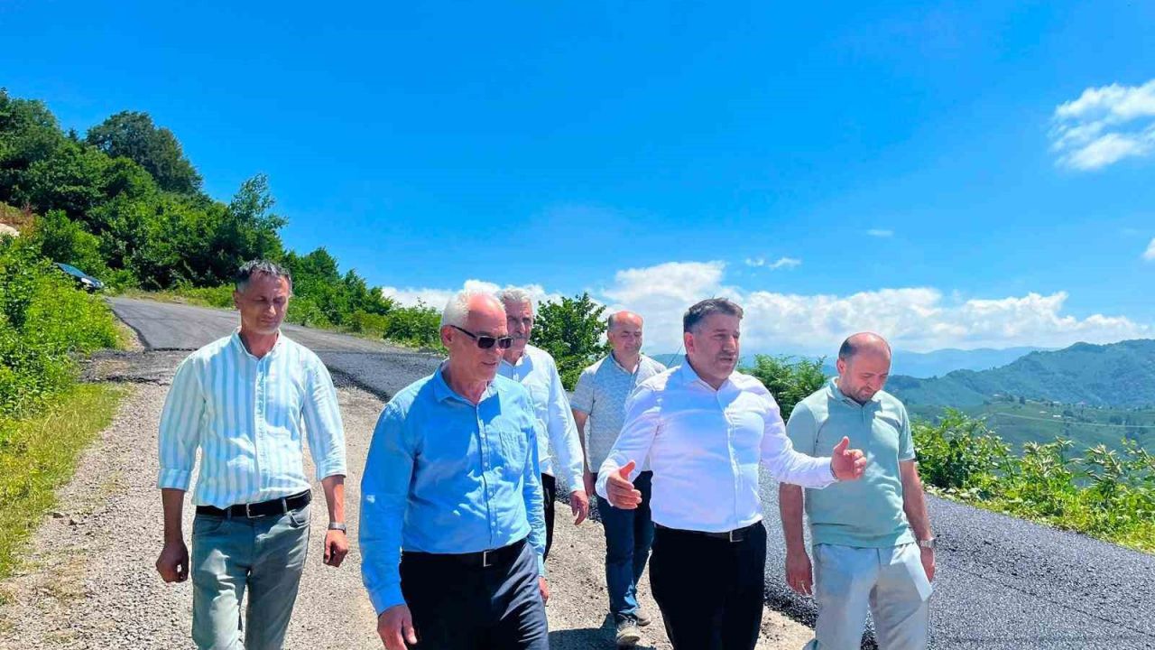 Ulubey’de sıcak asfalt ve beton yol çalışmaları devam ediyor
