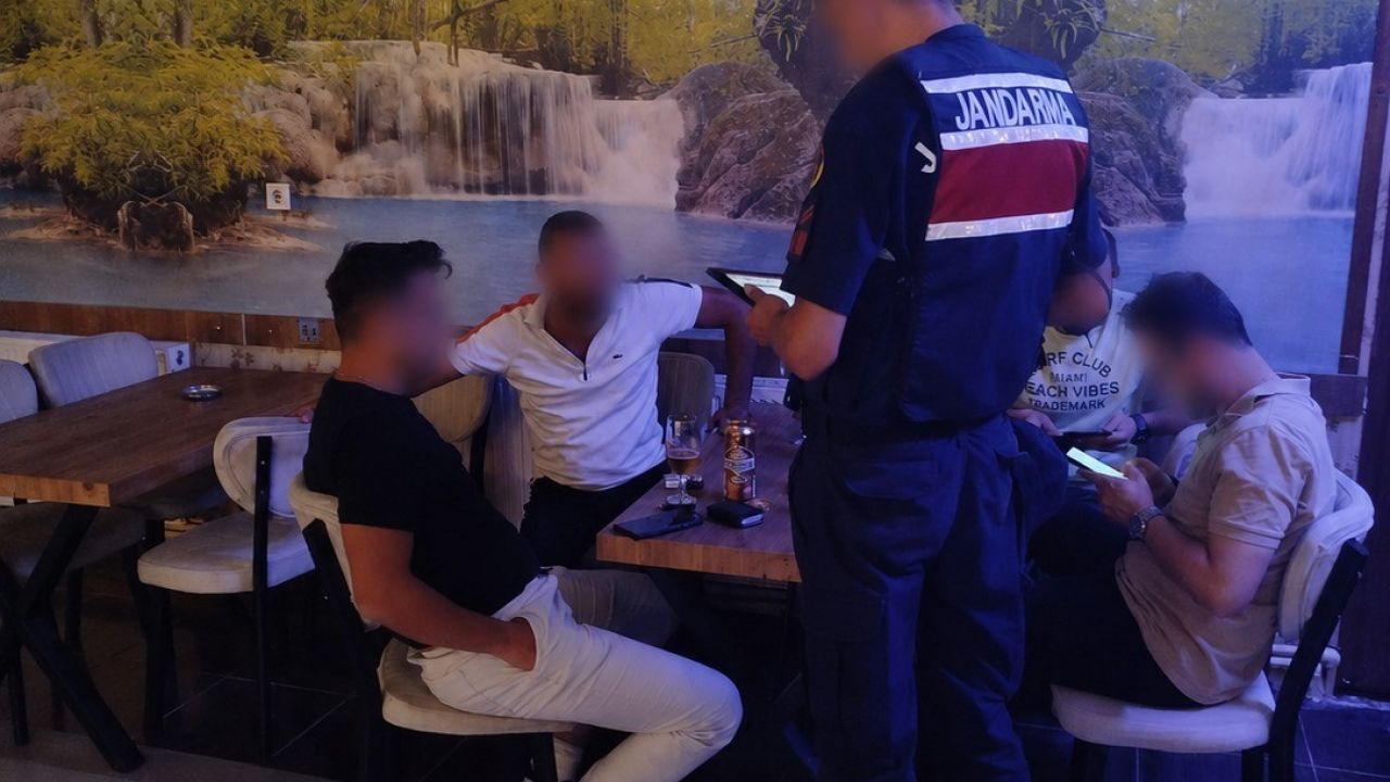 Umuma açık iş yerlerine alkol denetimi