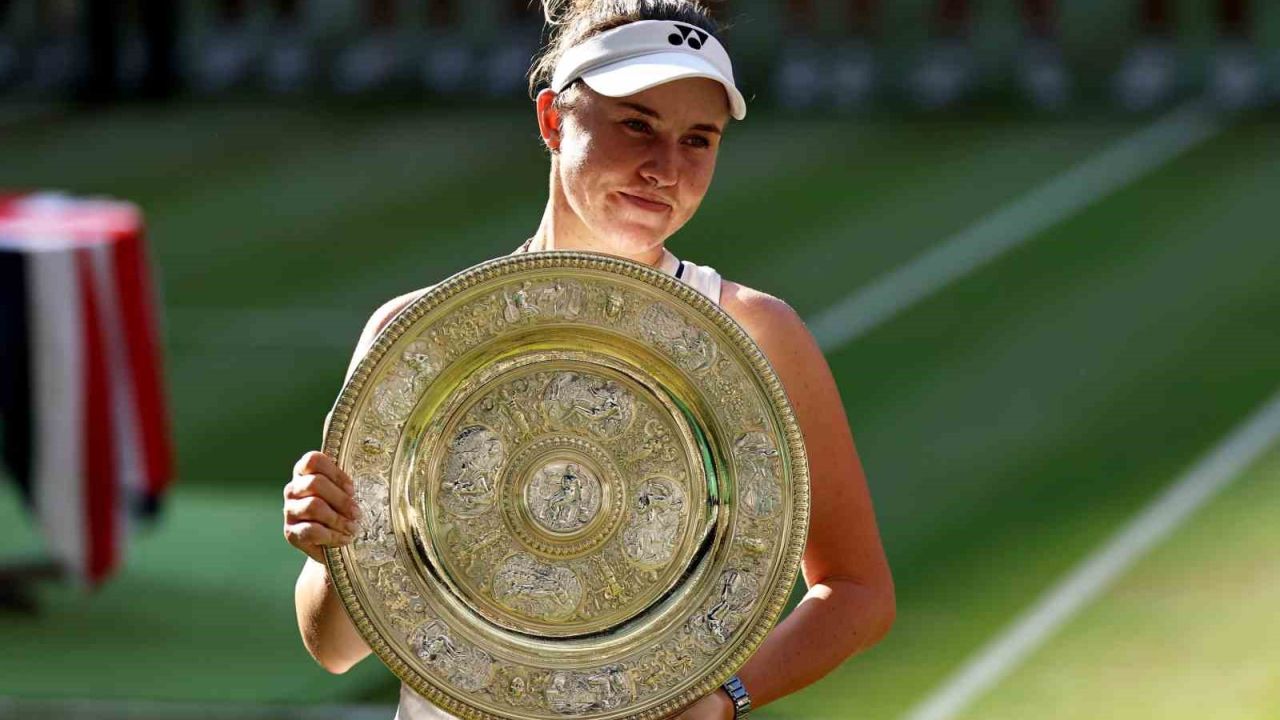 Wimbledon kadınlarda şampiyon Linda Noskova oldu