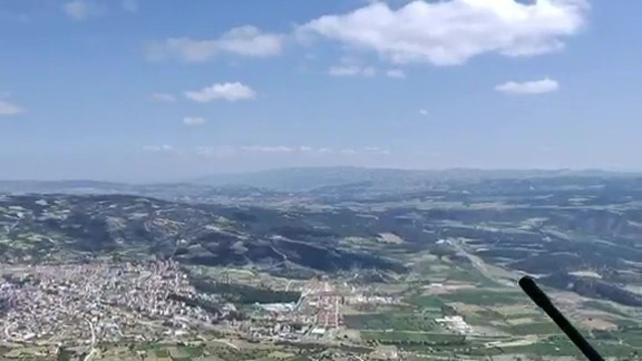 Yamaç paraşütüyle buldan semalarında uçtu