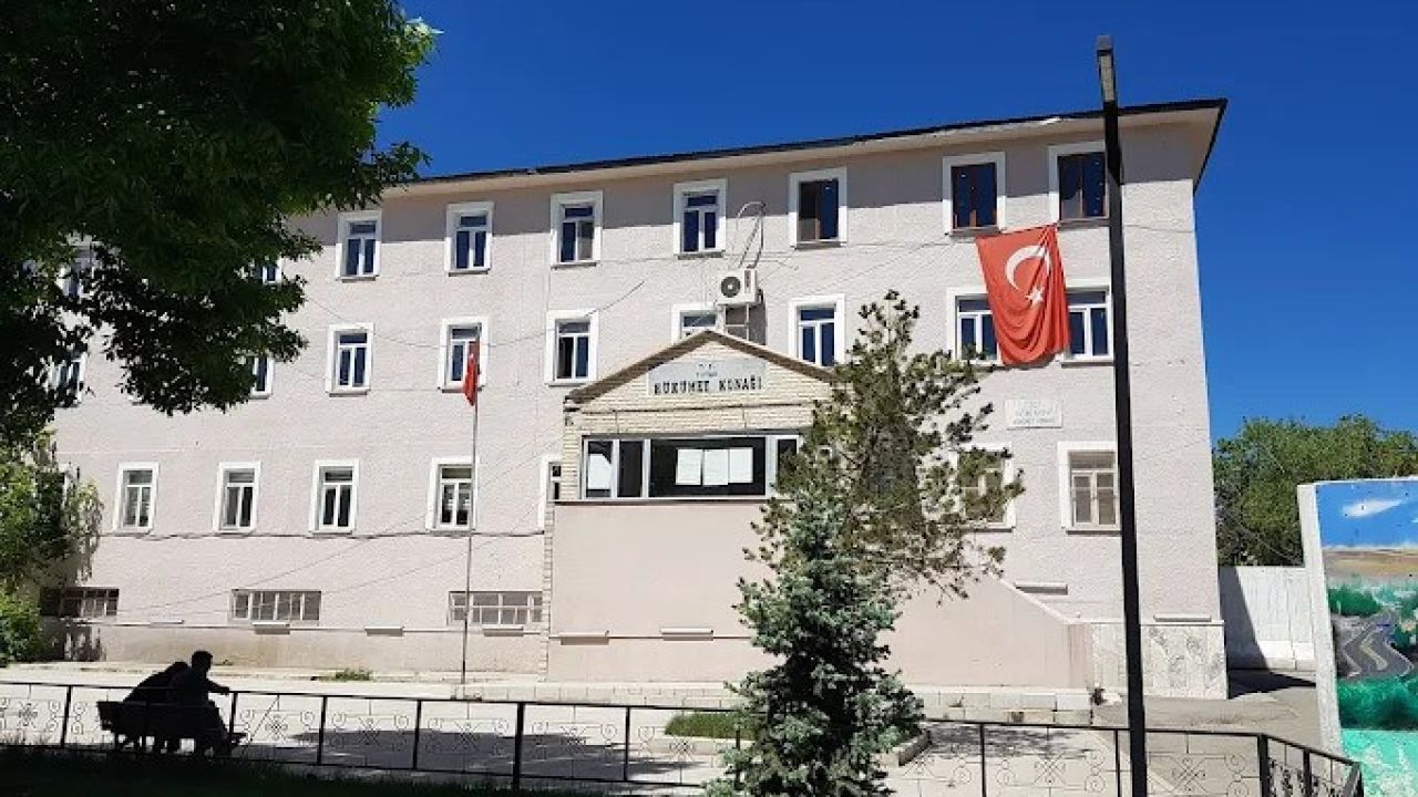 Yarım asırlık Tutak Hükümet Konağına duygusal veda
